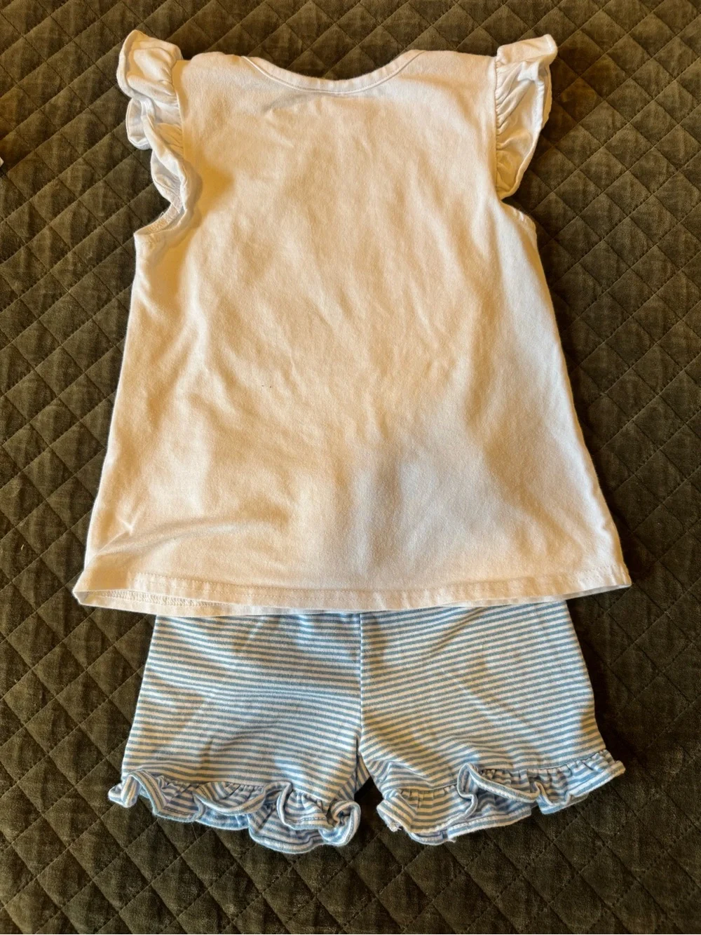 Stitchy Fish girls size 4t outfit